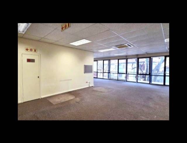 244M² OFFICE FOR SALE IN SANDTON CENTRAL
